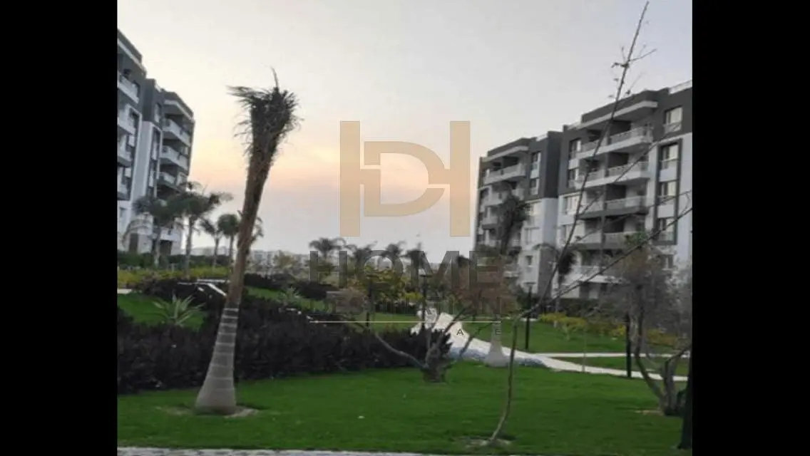 Stunning Apartment in Sky Plaza Mall