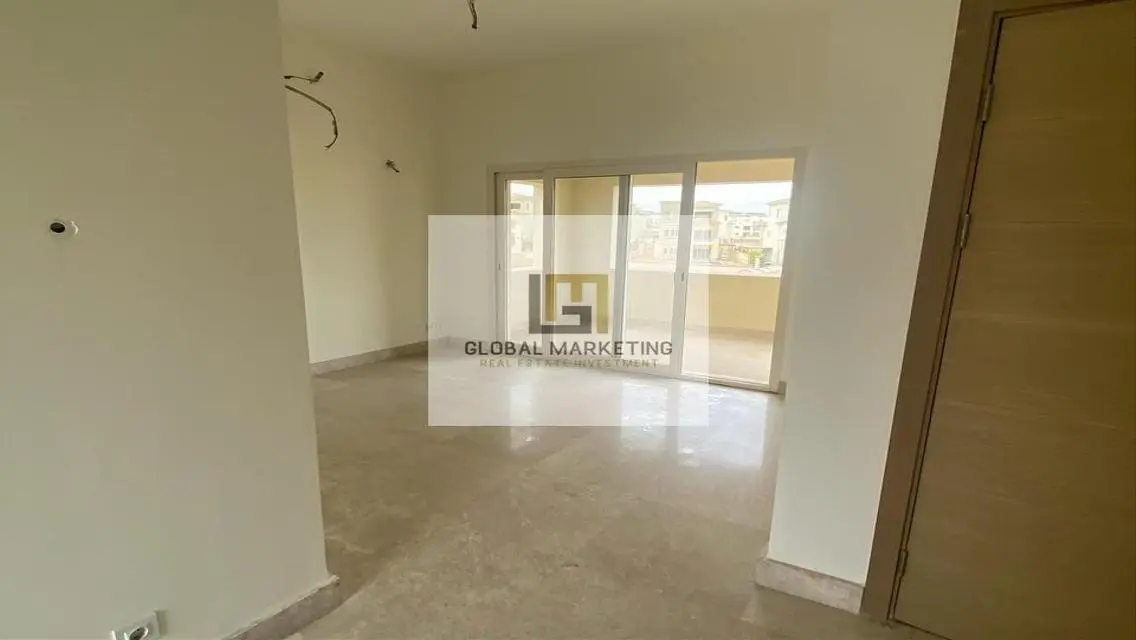 منزل فاخر مع حديقة خاصة وحارس أمن