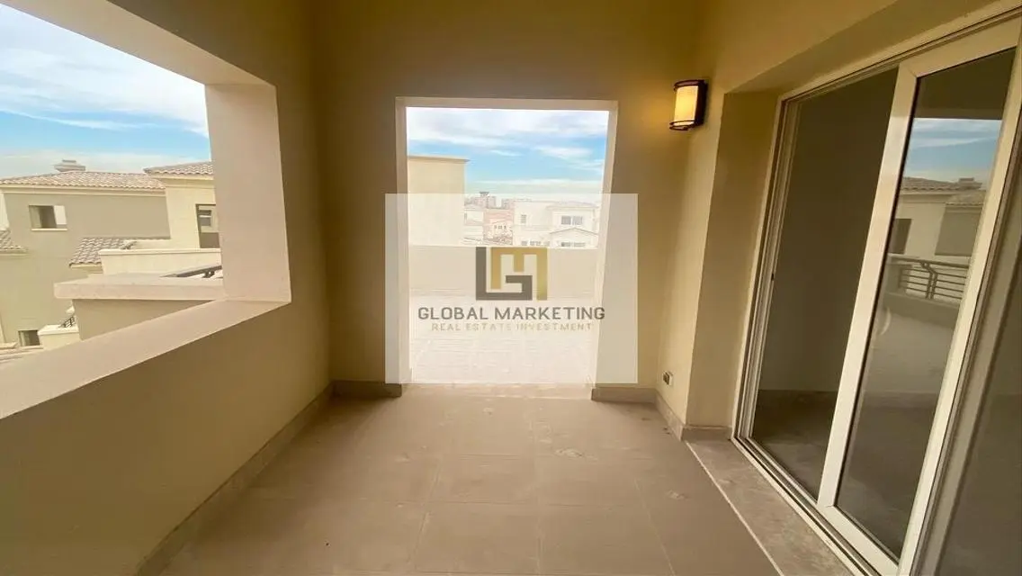 منزل فاخر مع حديقة خاصة وحارس أمن