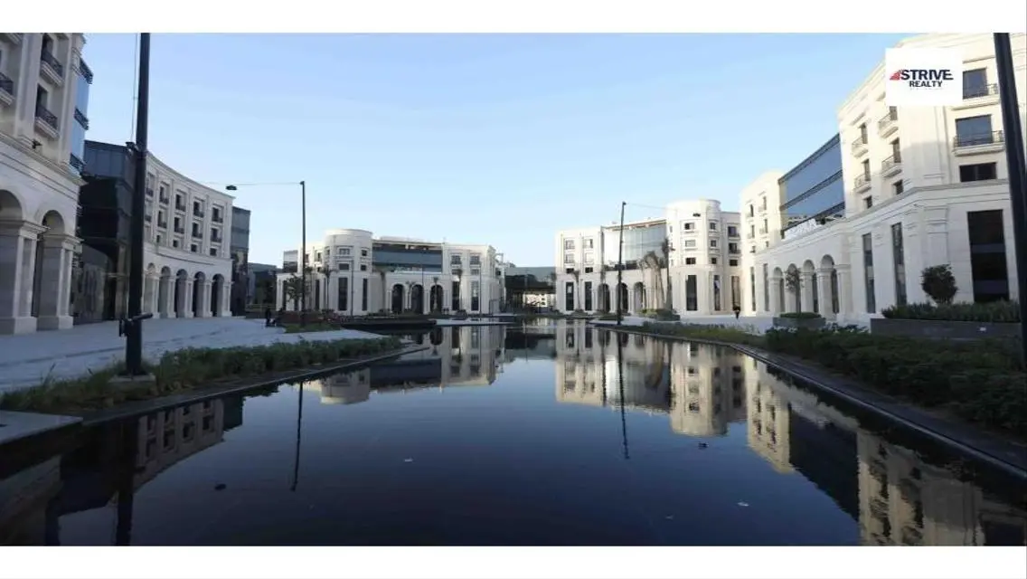 عقار فاخر بمساحة واسعة ومرافق رائعة