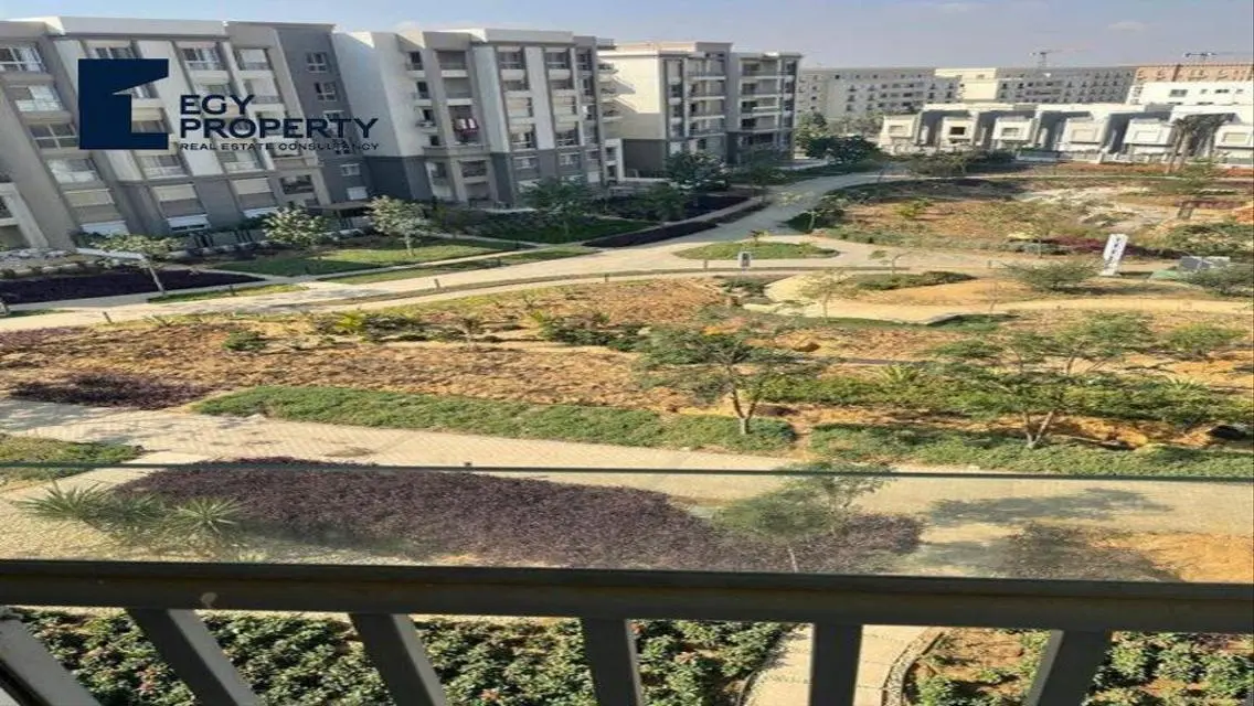 شقة جاهزة للمعاينة فى هايد بارك باقل قسط ع 12 سنة.