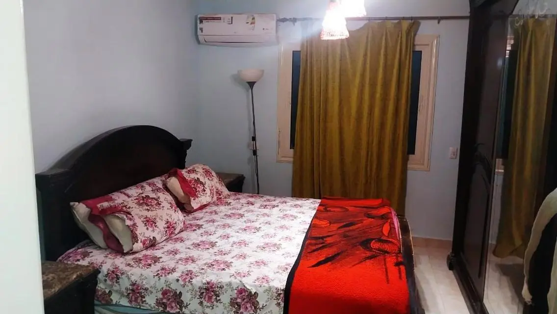 للبيع شاليه دور ثاني بقرية لاجولي مارينا السخنة