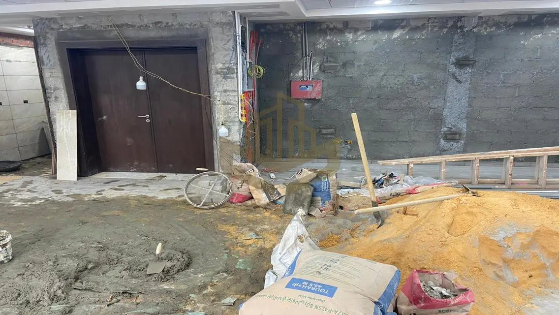 مساحة تجارية للإيجار بمساحة 1400 متر