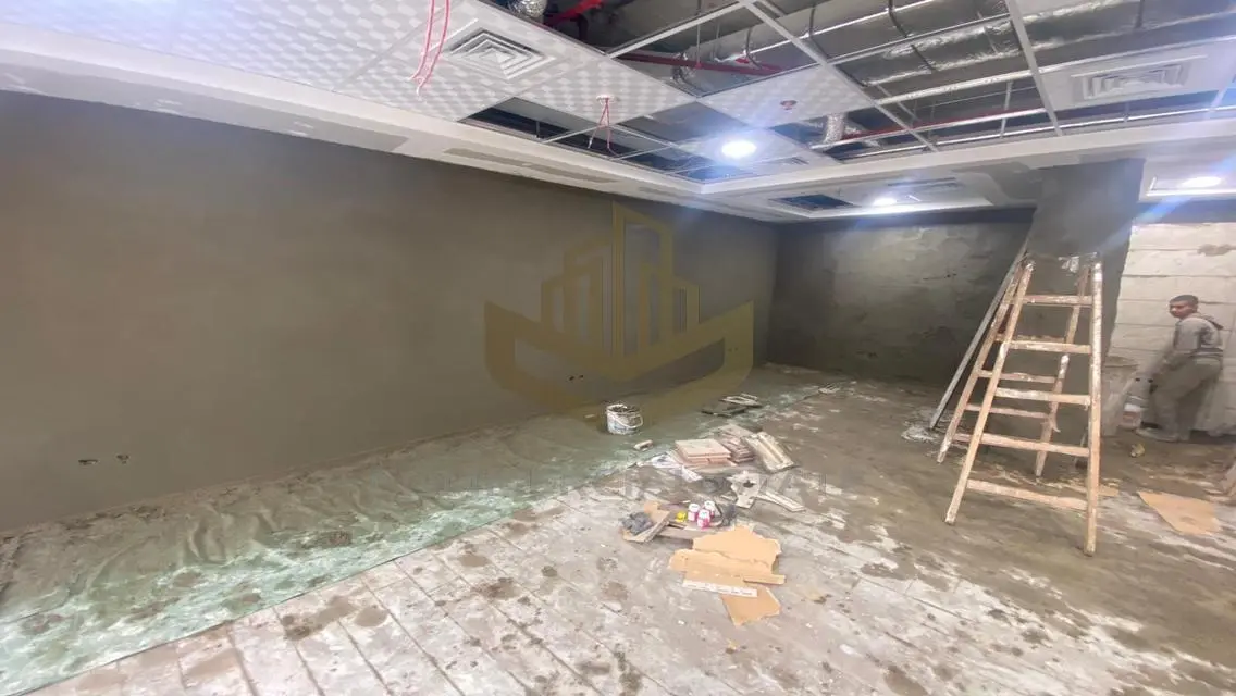 مساحة تجارية للإيجار بمساحة 1400 متر