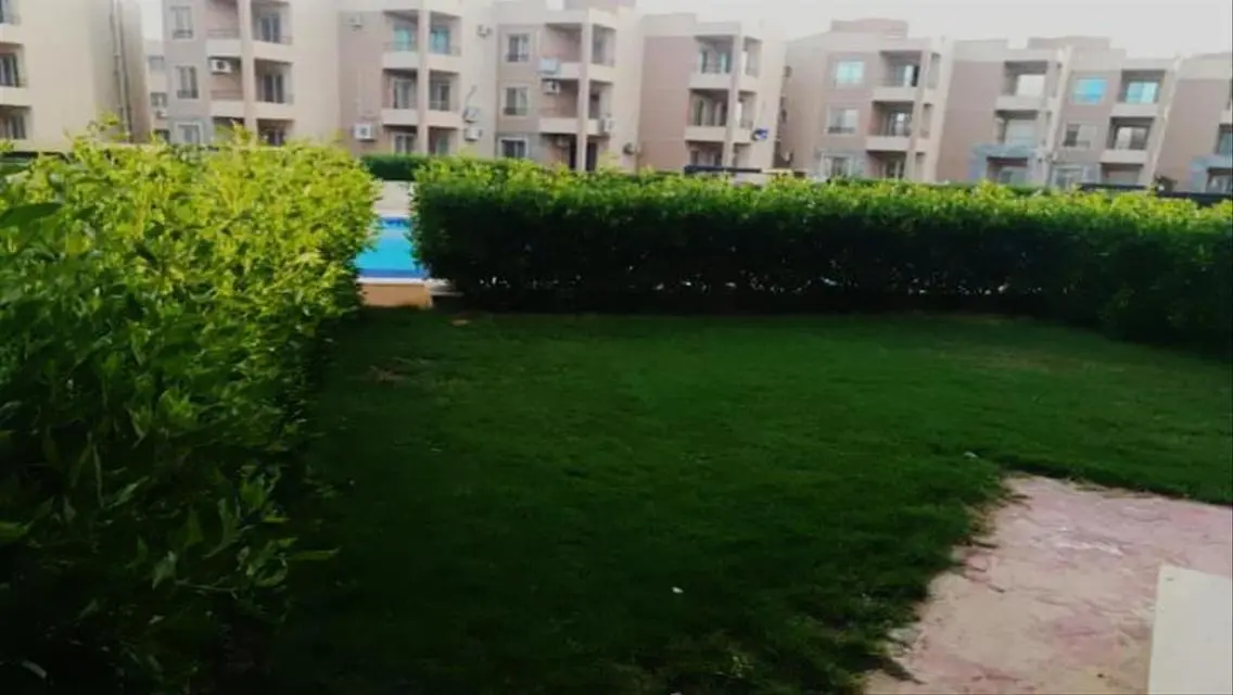 Luxury Apartment with Private Garden and Lake View