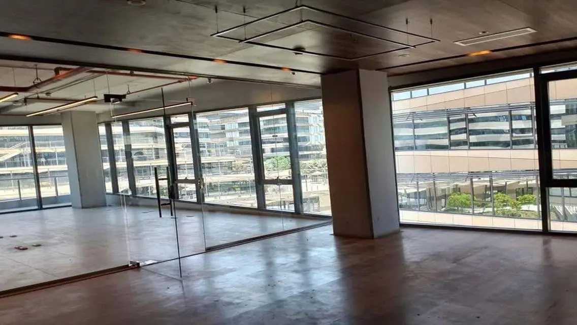 Finished office +ACs ready to move in the Polygon