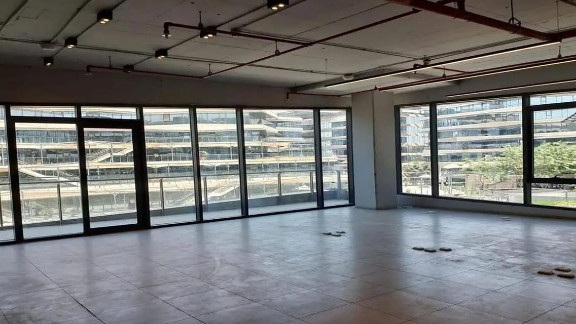 Finished office +ACs ready to move in the Polygon