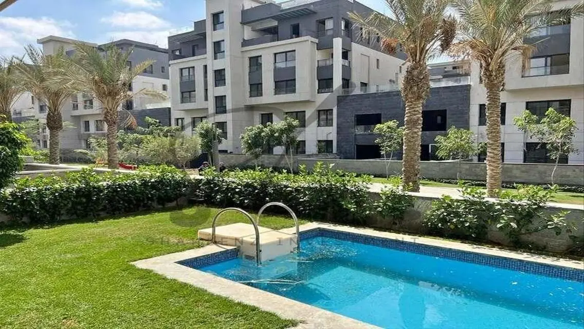 Stunning Trio Villa in Lake Garden