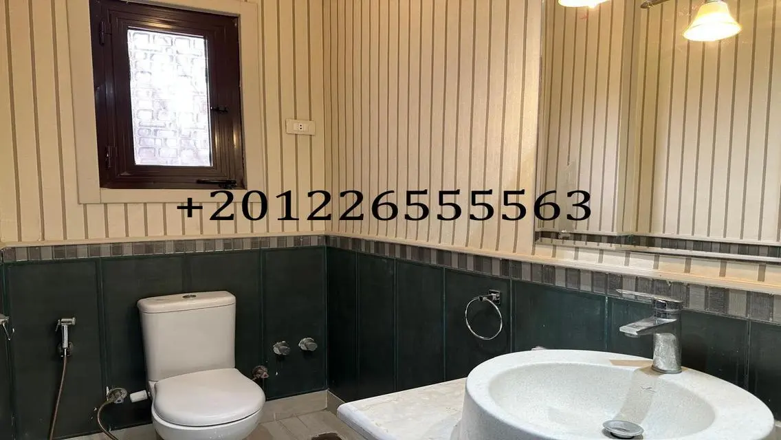 Luxury Apartment Overlooking Lakes and Main Landmark in Prime Location