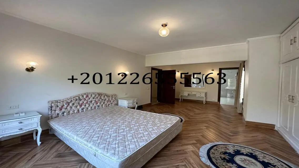 Luxury Apartment Overlooking Lakes and Main Landmark in Prime Location