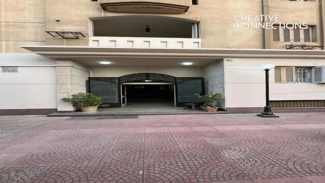 شقة لقطه للبيع بعمارات الشرطة اخر شارع الطيران
