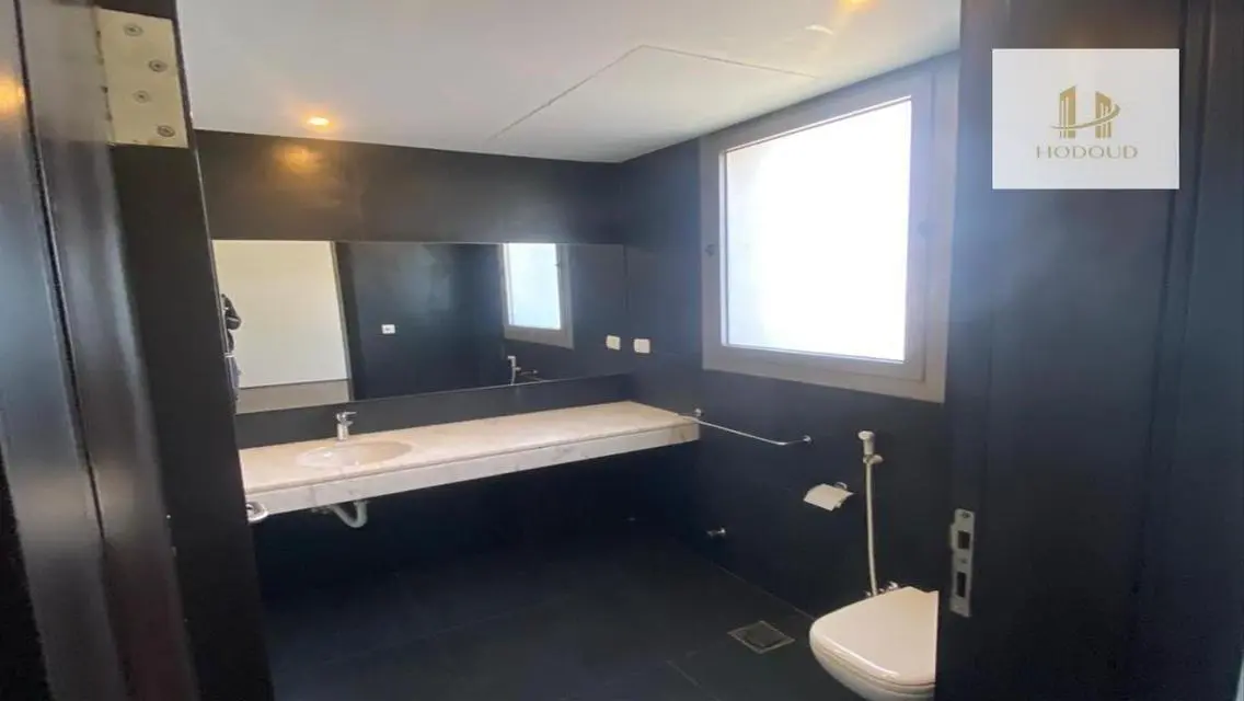 Stylish Apartment for Sale with 4000 Sq Ft Space