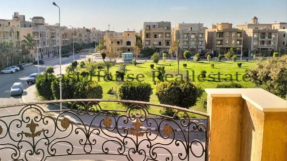 شقة فاخرة للايجار بمساحة كبيرة