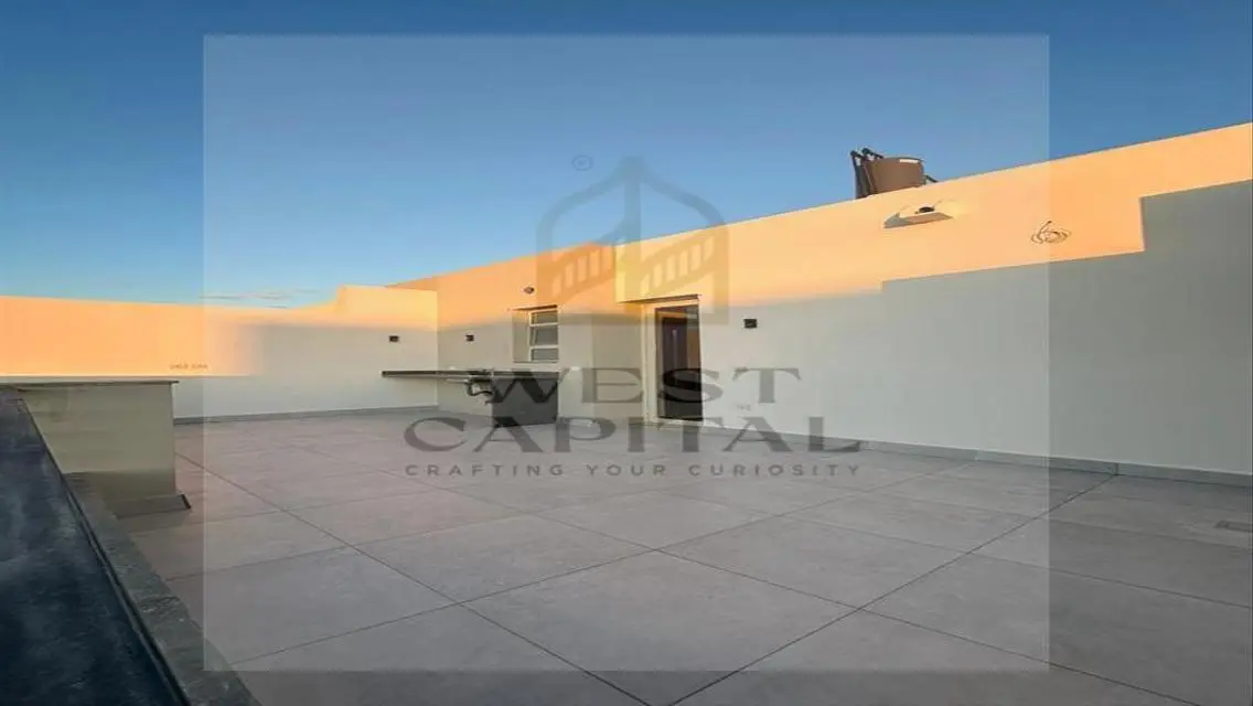 Middle town house super lux for sale at palm hills