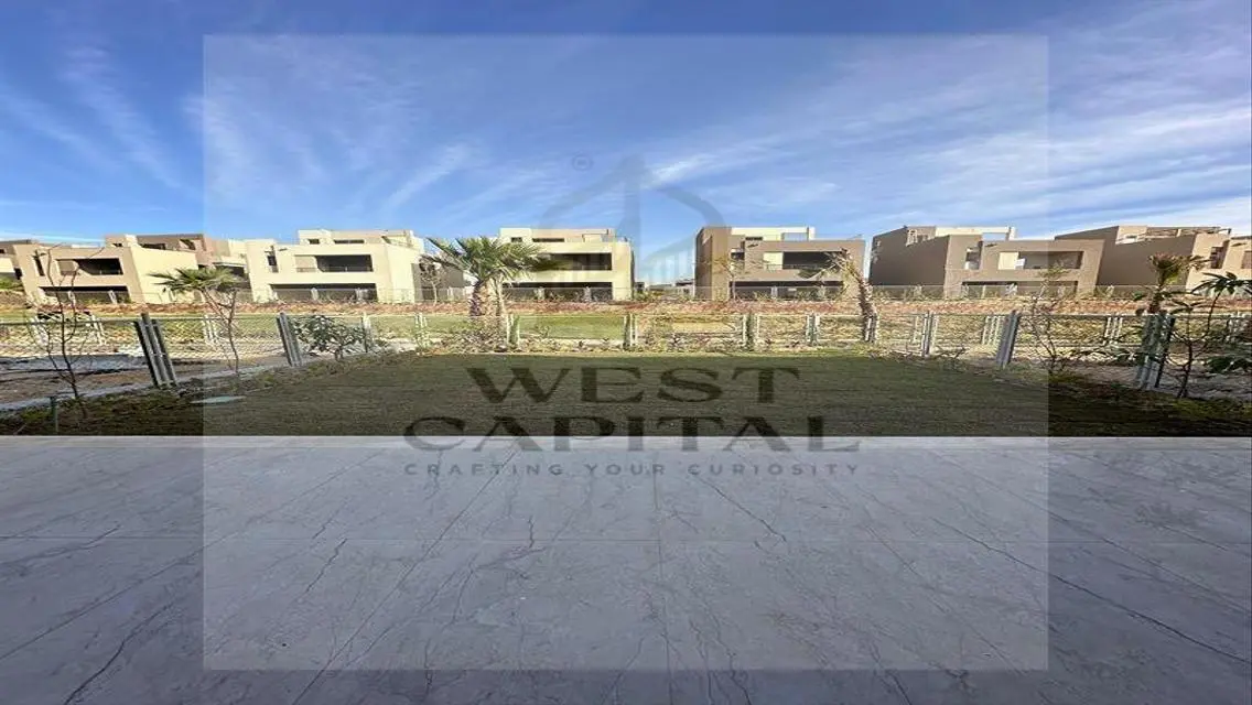 Middle town house super lux for sale at palm hills