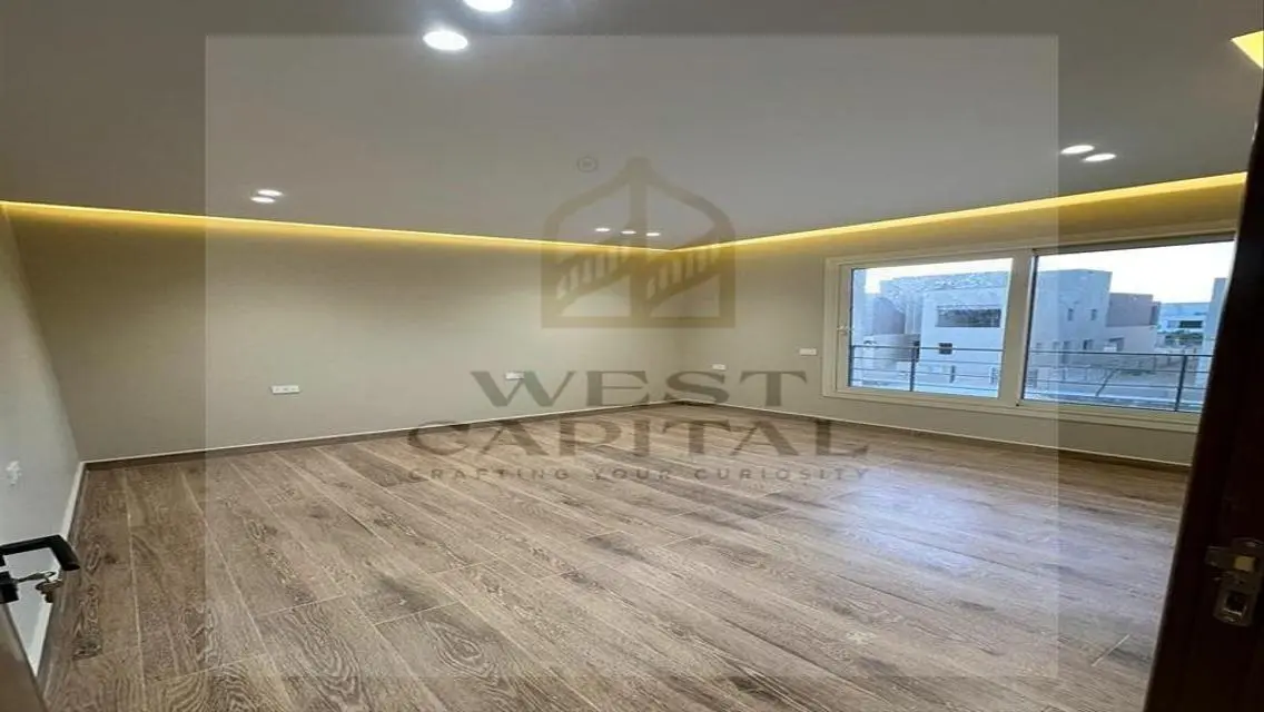 Middle town house super lux for sale at palm hills