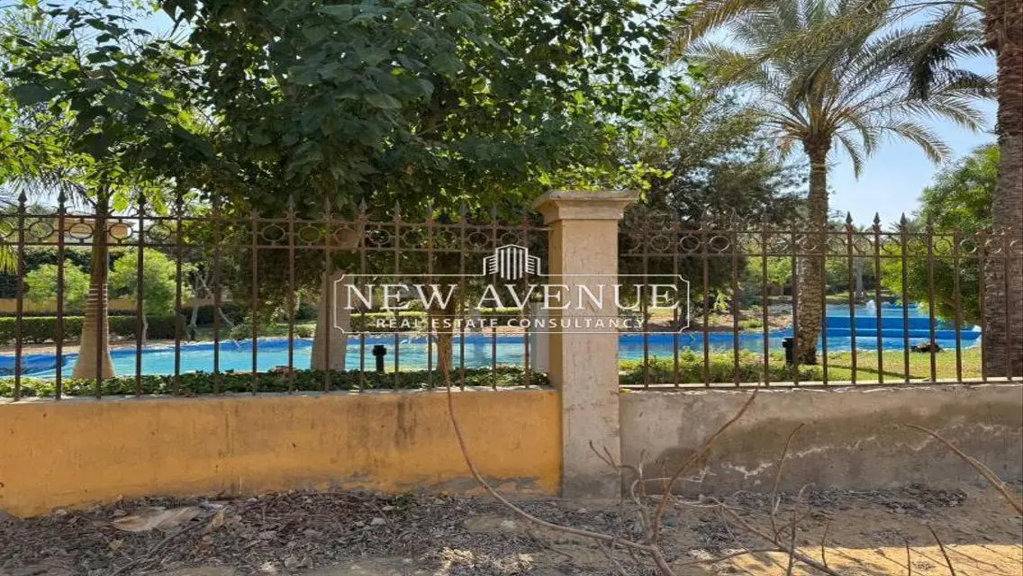 فيلا فاخرة للبيع بمساحة واسعة