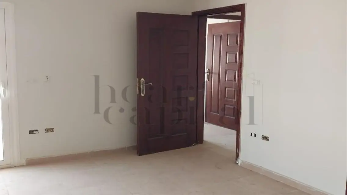 شقة فاخرة للبيع بتصميم عصري