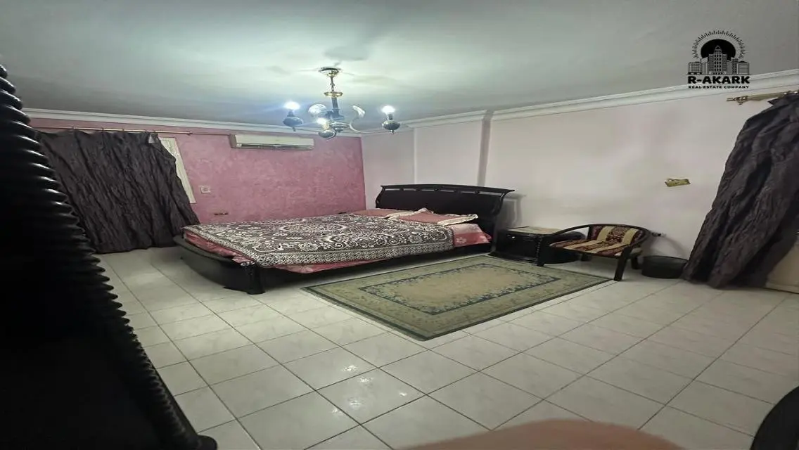 شقة فاخرة مع غرفة خادمة في قلب المدينة
