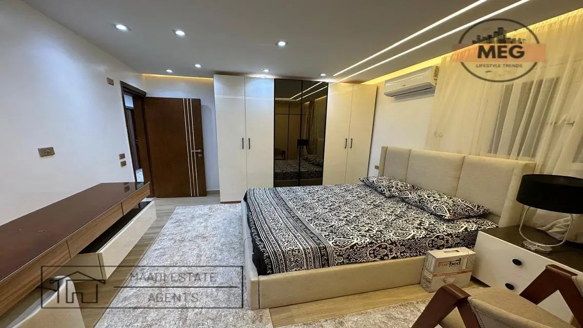 شقة فاخرة للبيع مع إطلالة على معلم رئيسي