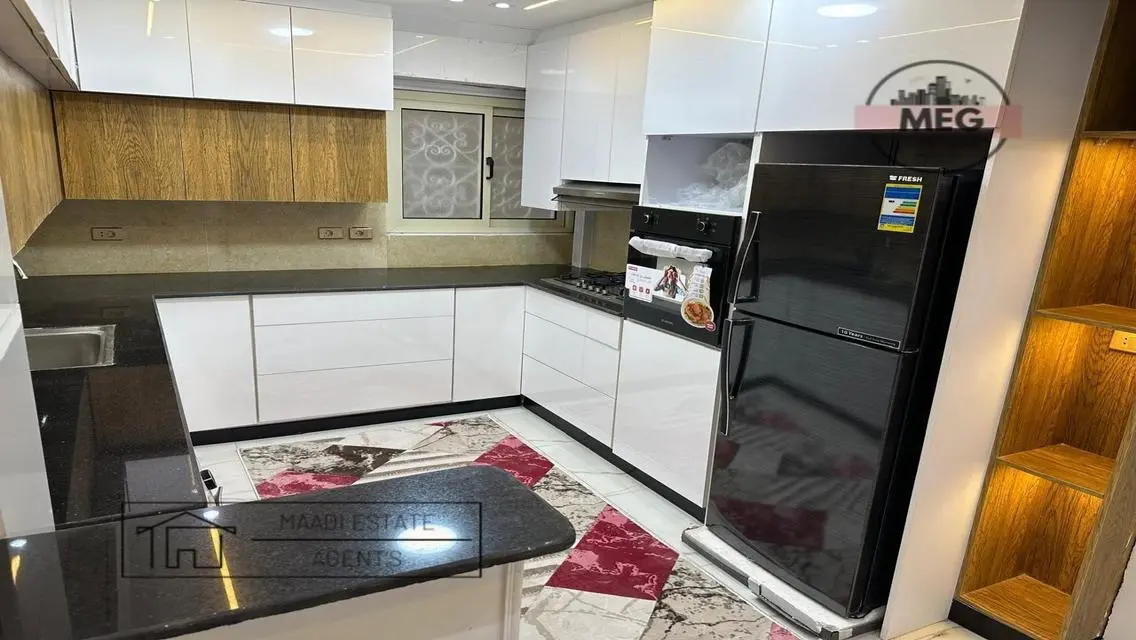شقة فاخرة للبيع مع إطلالة على معلم رئيسي