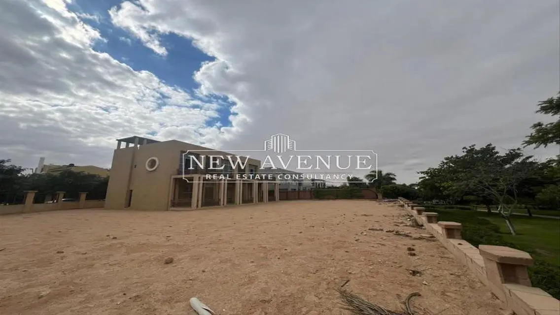 Luxury Apartment with 500 sqm and Private Garden in Prime Area