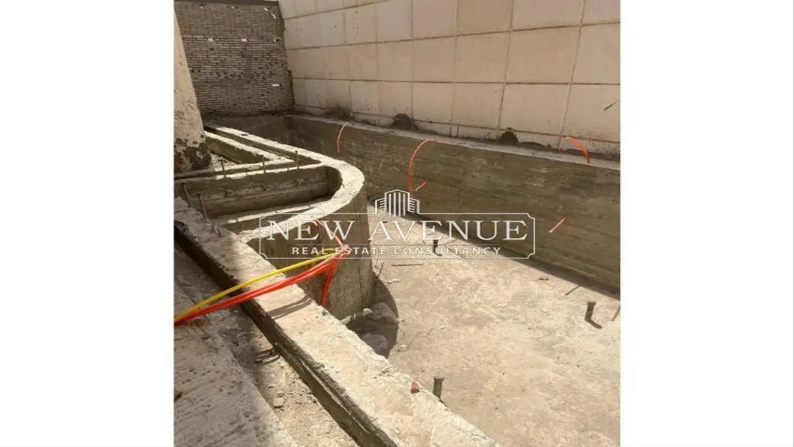 فيلا فاخرة للبيع في موقع مميز