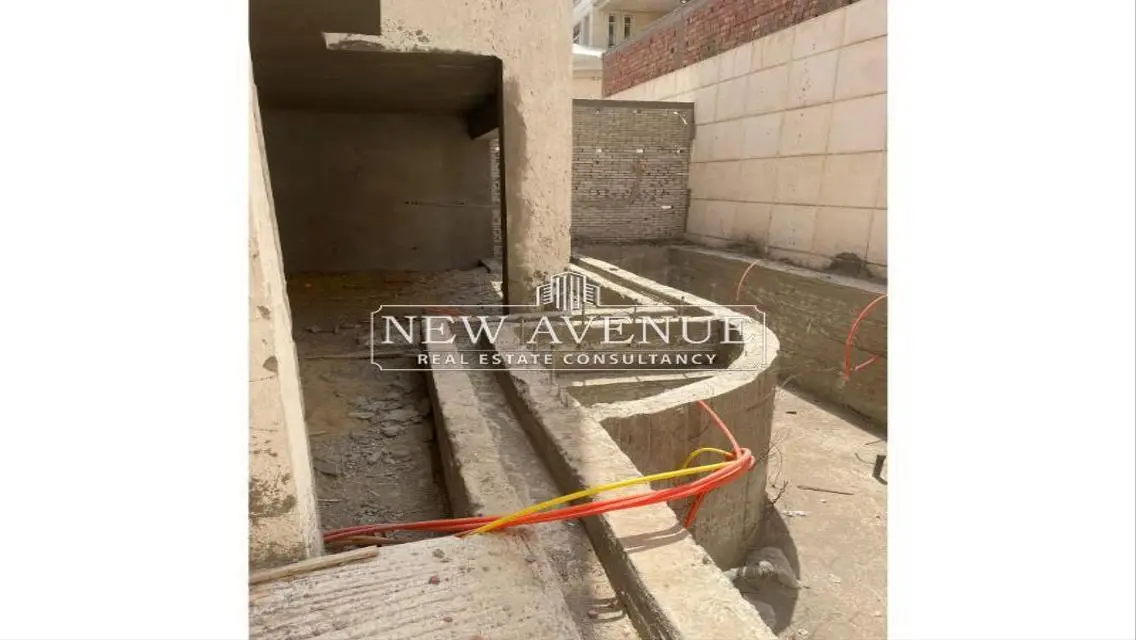 فيلا فاخرة للبيع في موقع مميز