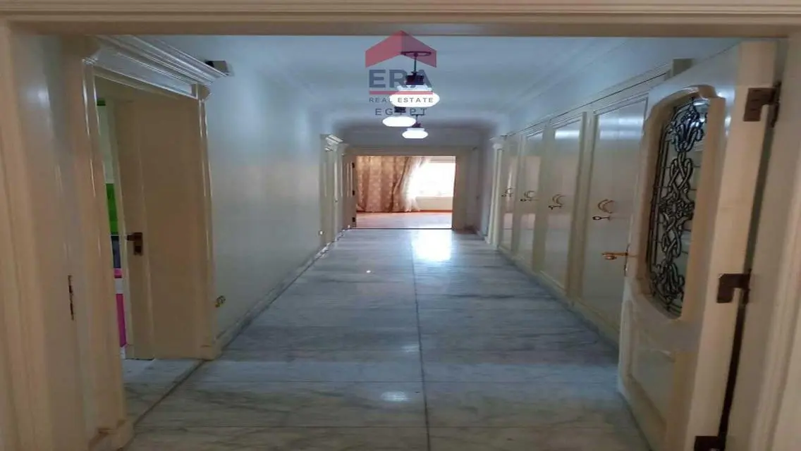 شقة فاخرة 3 غرف نوم مع شرفة