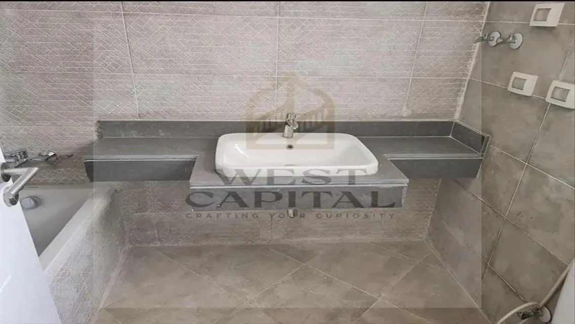 شقة متشطبة للبيع نيو جيزة فيو لاند سكيب ويستريدج