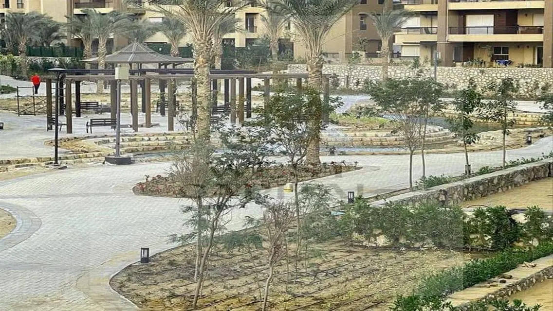 شقة متشطبة للبيع نيو جيزة فيو لاند سكيب ويستريدج