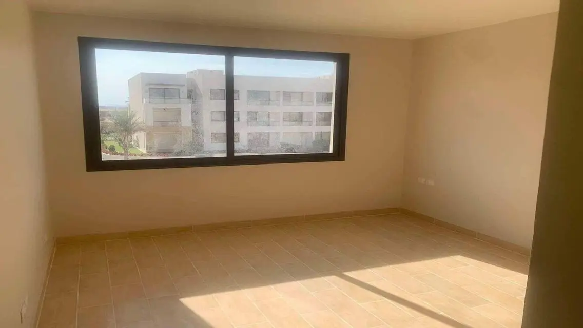 Luxurious Apartment for Sale with a View of a Major Landmark