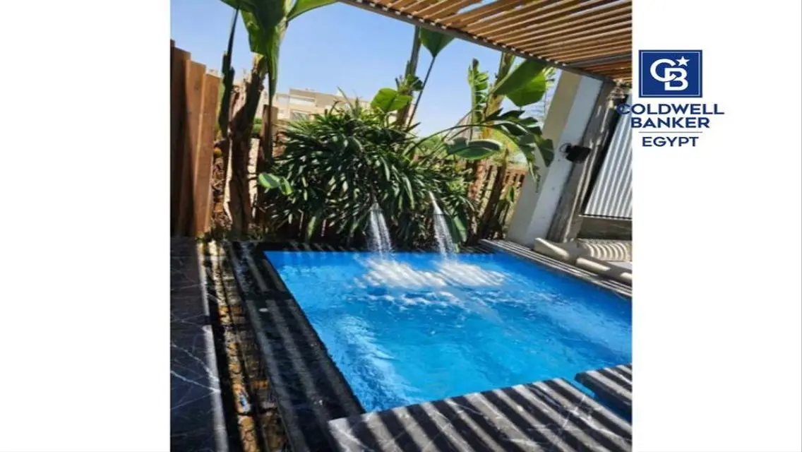 twin house in Palm Extension (the crown)