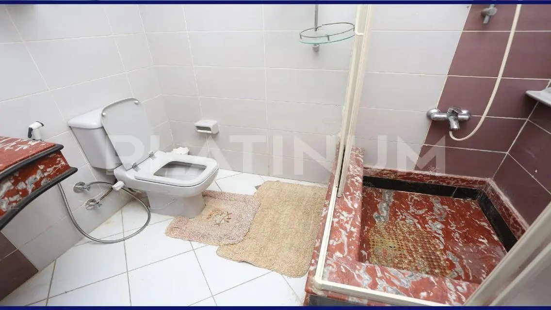 وحدة جديدة بـ 240 متر للبيع