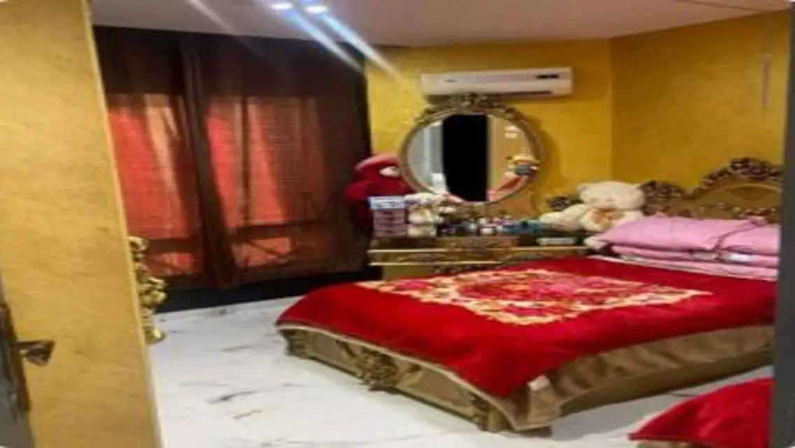 فيلا فاخرة للبيع في موقع مميز