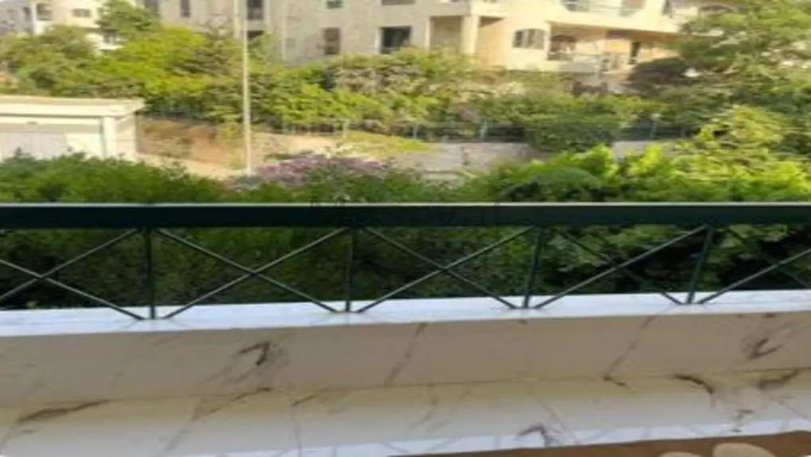 فيلا فاخرة للبيع في موقع مميز