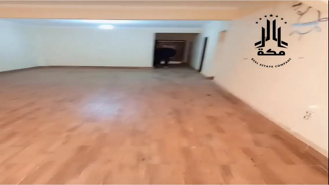 Modern Office for Rent: Spacious 250 sqm