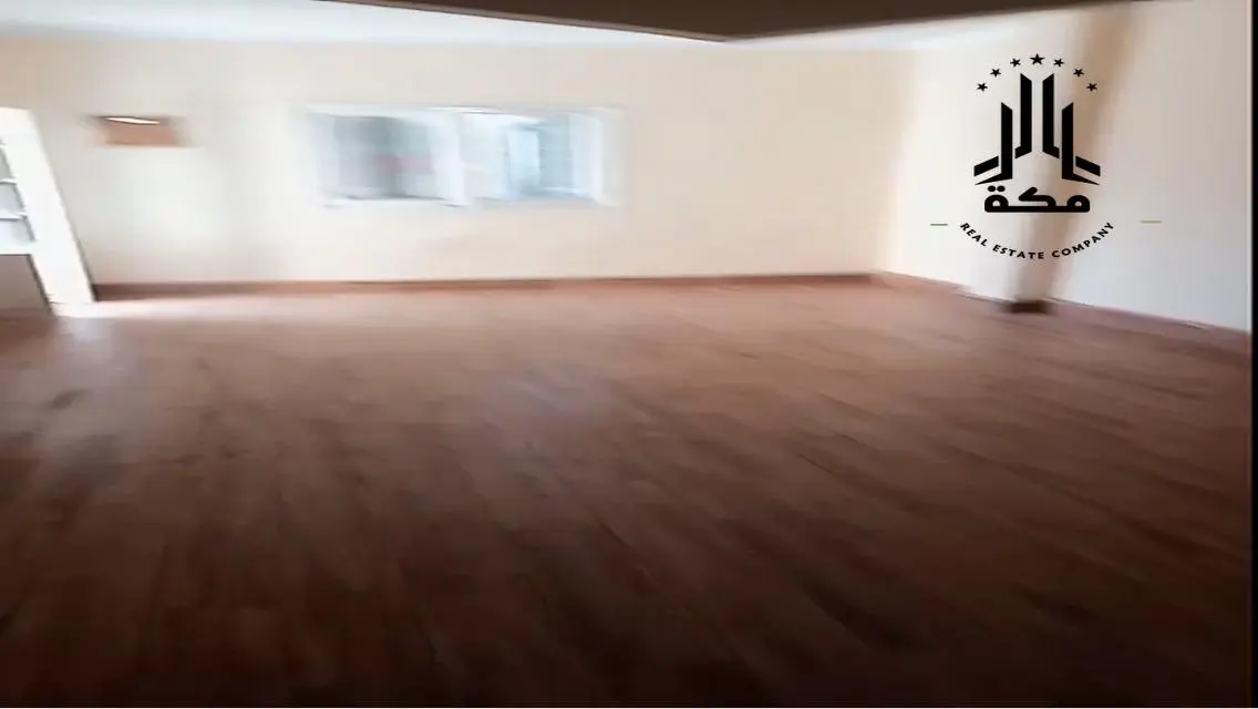 Modern Office for Rent: Spacious 250 sqm