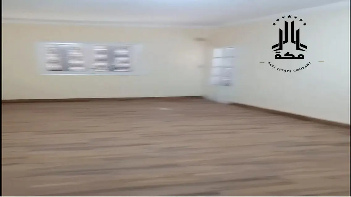 Modern Office for Rent: Spacious 250 sqm