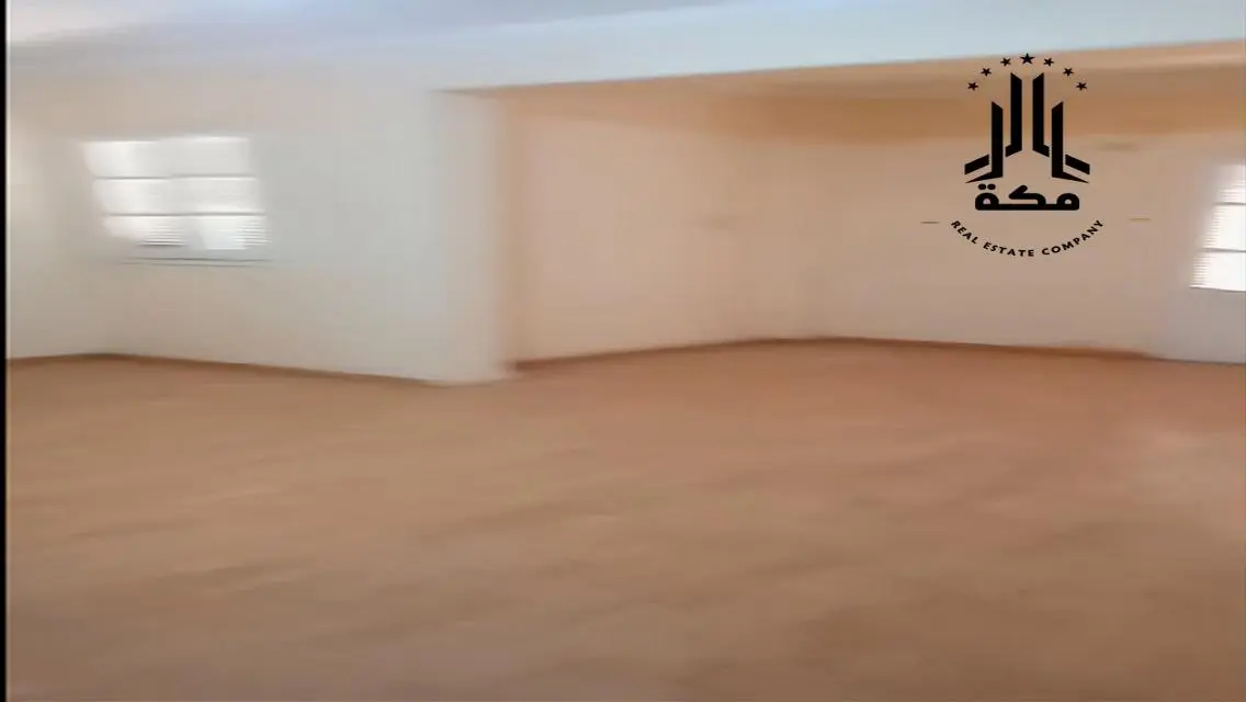 Modern Office for Rent: Spacious 250 sqm