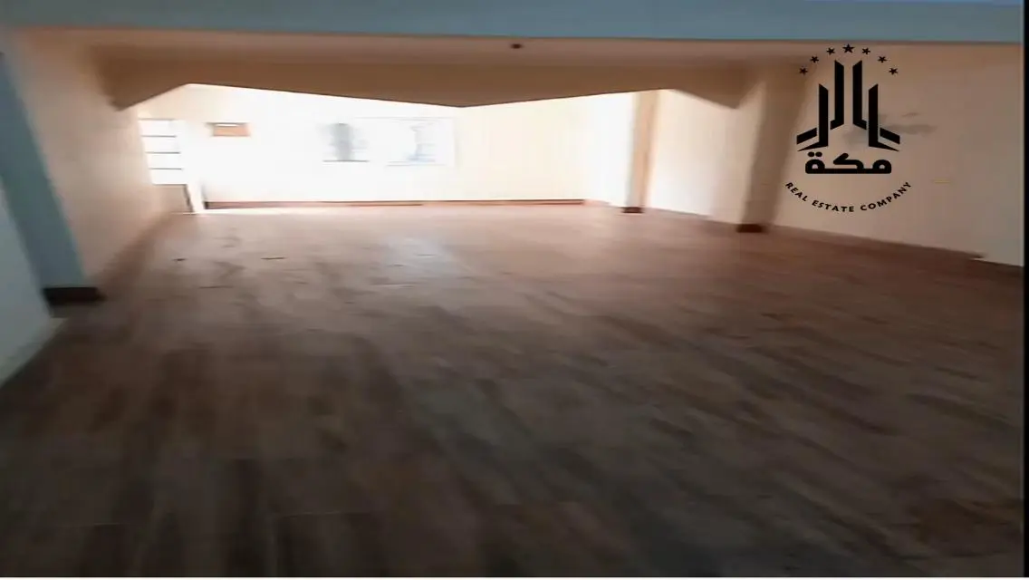 Modern Office for Rent: Spacious 250 sqm