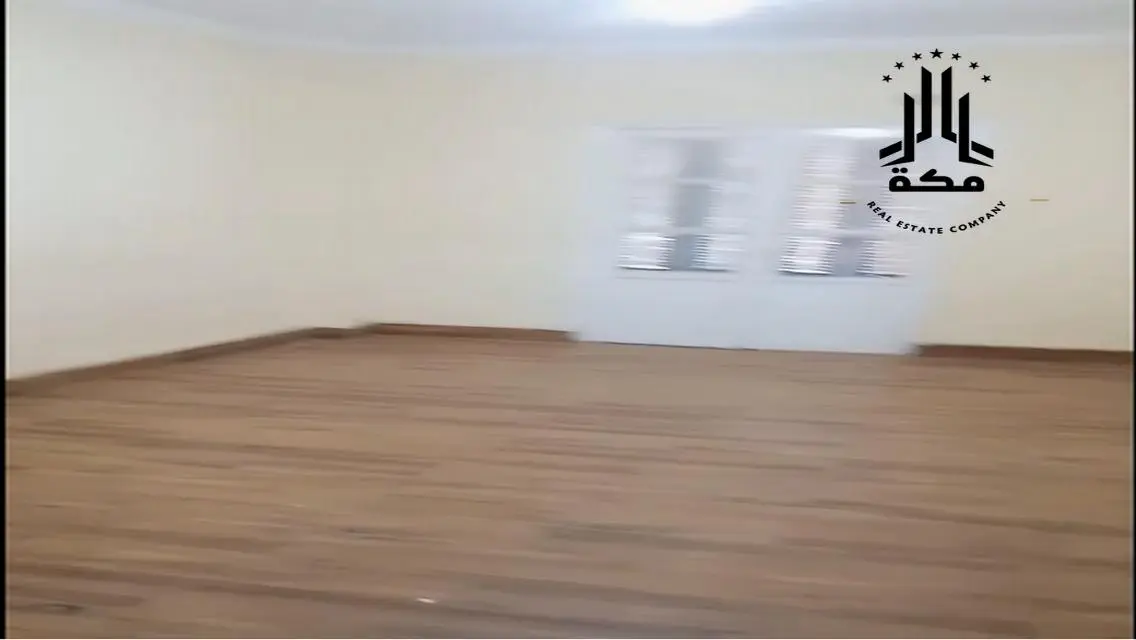 Modern Office for Rent: Spacious 250 sqm