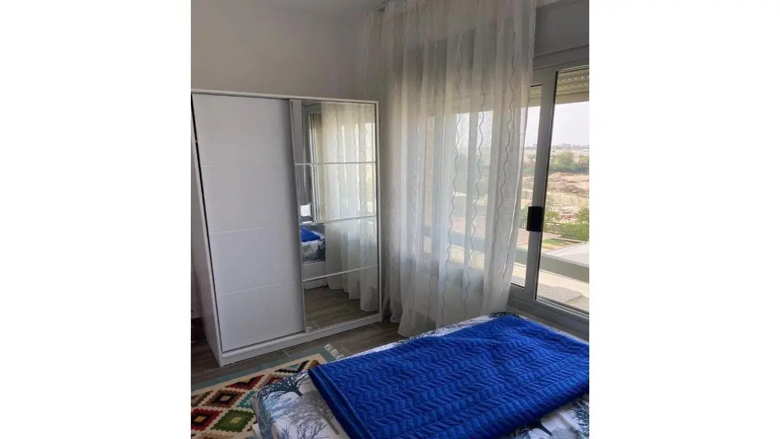 With roof - pool view