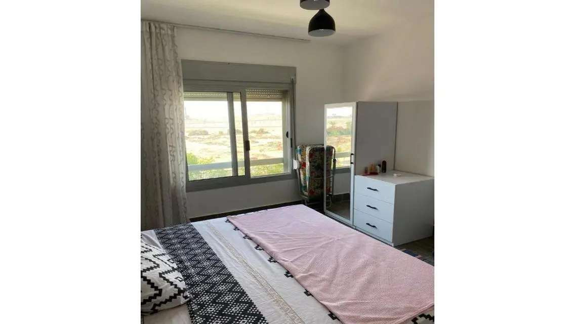 With roof - pool view