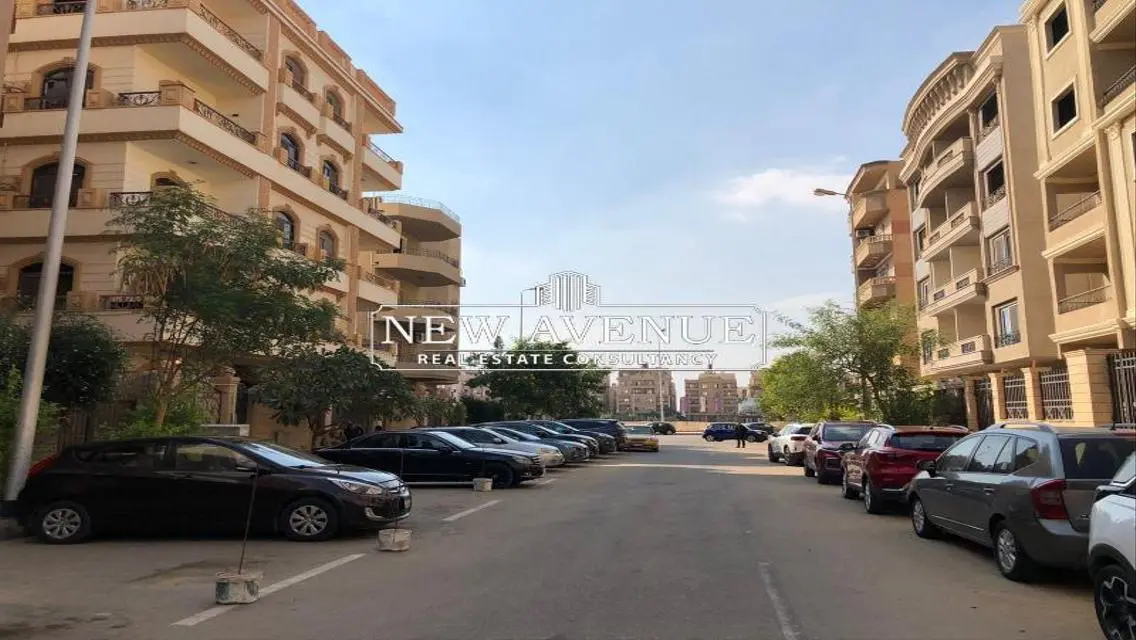 شقة رائعة 225 متر بتجهيزات ممتازة للبيع