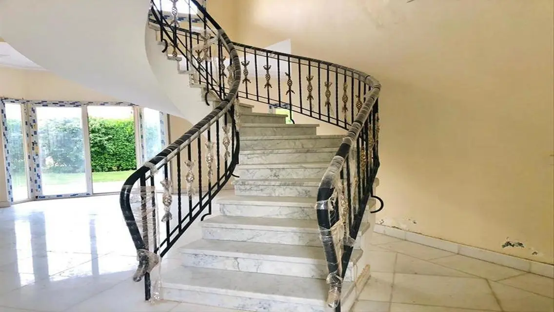 Luxury Villa with Garden and Pool Near Major Landmarks