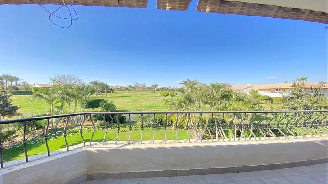 Luxury Villa with Garden and Pool Near Major Landmarks
