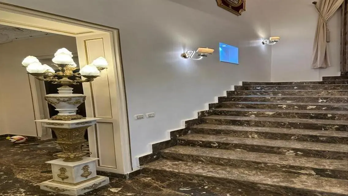 قصر للبيع بكمبوند جاردينيا اسبرنجز 1700م