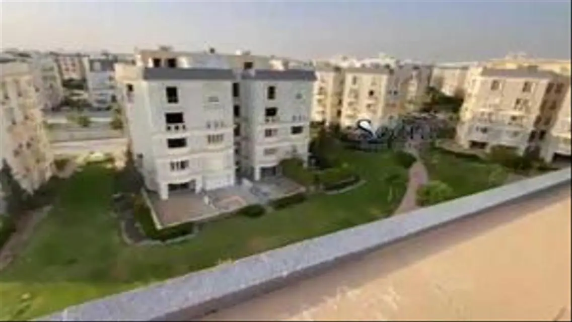Luxurious Apartment with Stunning Lake View