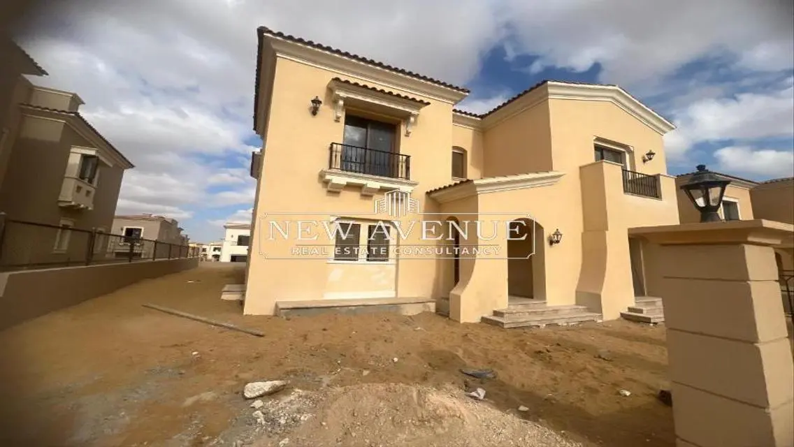 Luxurious Home with Spacious Layout for Sale